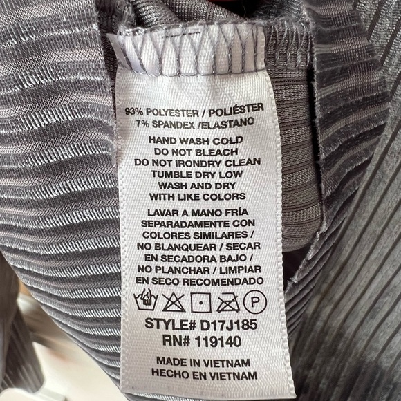 Double Zero Women’s Silver Shimmer Ribbed Long Sleeve Crop Top Size M Clubbing - Picture 4 of 4